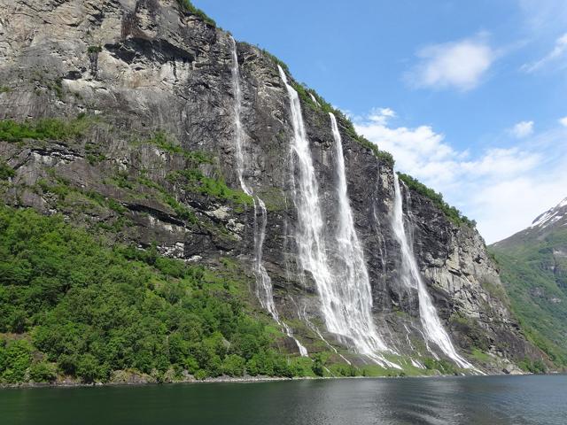 Seven Sisters Waterfall